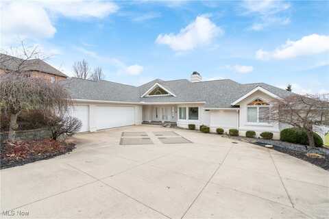4182 Lochness Circle NW, Canton, OH 44718