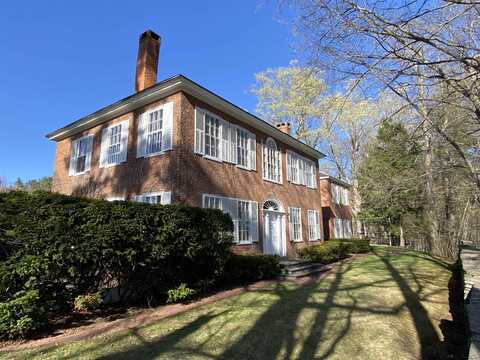 10 Bischoff Lane, Hartland, VT 05048