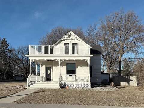 130 Concord Ave SE, Orange City, IA 51041