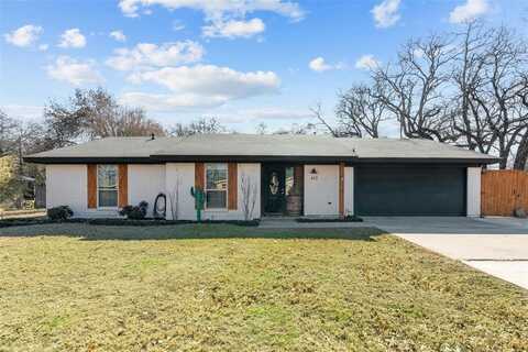 413 Walnut Creek Drive, Azle, TX 76020