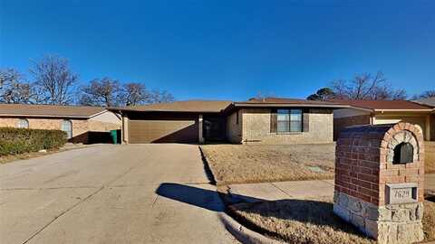 7629 Castillo Road, Fort Worth, TX 76112