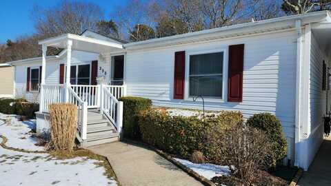 638 Fresh Pond Ave., Calverton, NY 11933