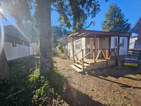 76332 Rainbow St., Oakridge, OR 97463