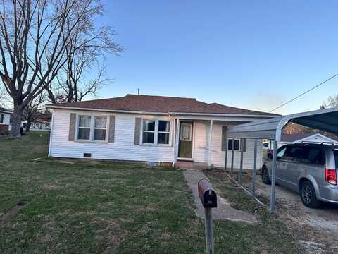 711 Park St, Willow Springs, MO 65793