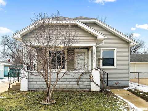 1813 S 2ND Street, Pekin, IL 61554