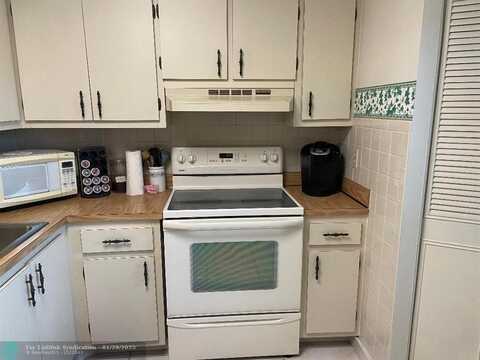 7561 NW 1st St, Margate, FL 33063