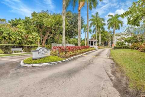 118 Royal Park Dr, Oakland Park, FL 33309