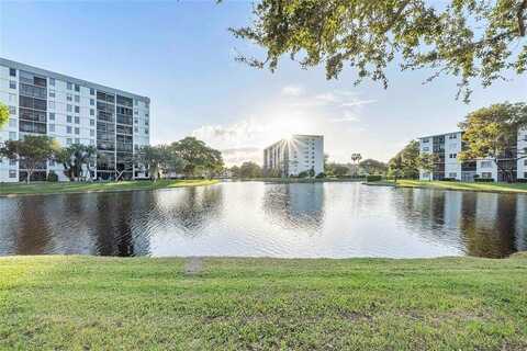 2226 N Cypress Bend Dr, Pompano Beach, FL 33069