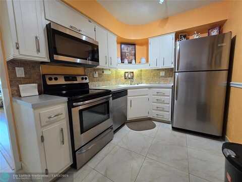 3300 NE 36th St, Fort Lauderdale, FL 33308