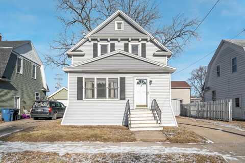 18 E MELVIN Avenue, OSHKOSH, WI 54901