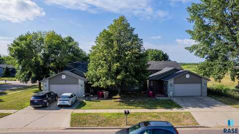 3511 E 3rd St, Sioux Falls, SD 57103