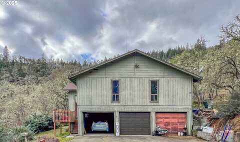 1810 RIFLE RANGE RD, Roseburg, OR 97470