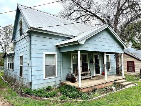 1406 South Baylor Street, Brenham, TX 77833