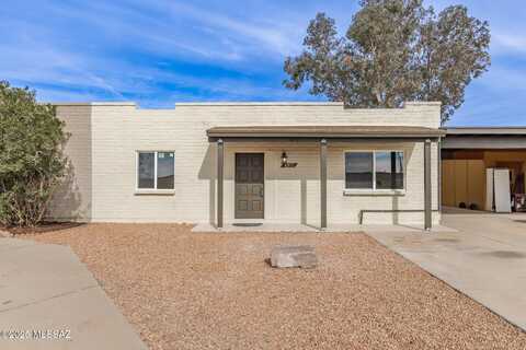 6915 E Escalante Road, Tucson, AZ 85730