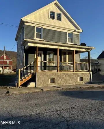 2054 Riddle Avenue, Tyrone, PA 16686