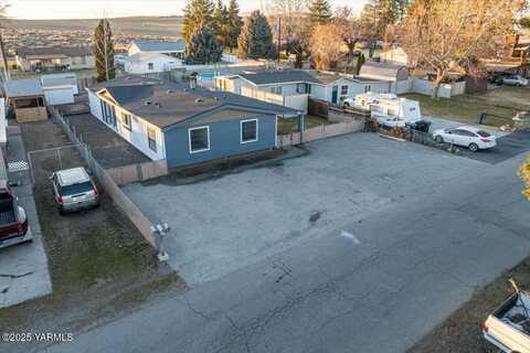 1193 N 61st Ave, West Richland, WA 99353