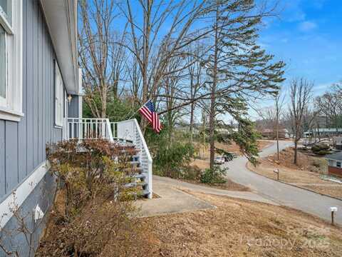 7 Holcombe Drive, Asheville, NC 28806
