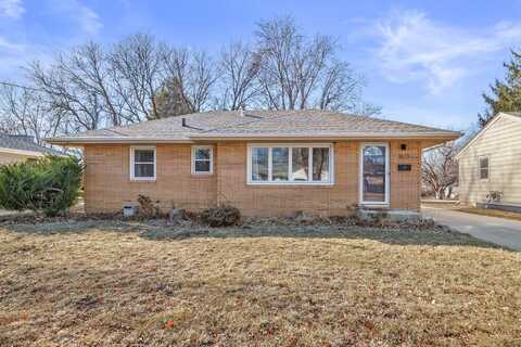 1822 E 27th Court, Des Moines, IA 50317