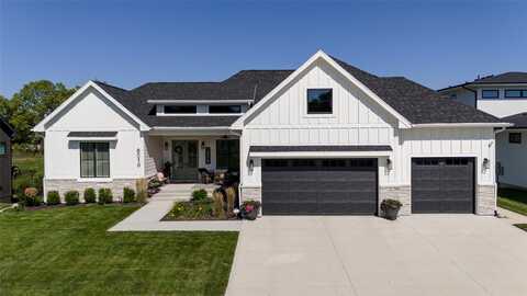 8019 NW 106th Court, Johnston, IA 50131