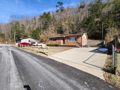 60 Slone's Br, Shelbiana, KY 41562
