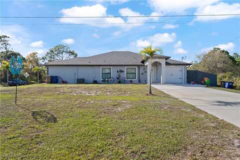 402/404 Bell Boulevard S, Lehigh Acres, FL 33974