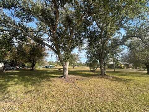 18300/310 Lynn Road, North Fort Myers, FL 33917