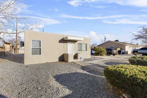 334 61ST Street NW, Albuquerque, NM 87105