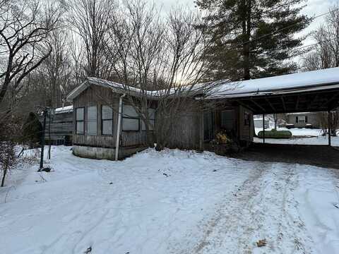 96 Sycamore, Lucasville, OH 45648