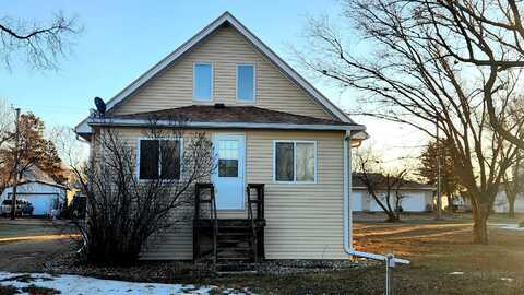 216 Hill St N, Yale, SD 57386