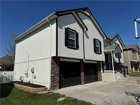 105 SE Hanging Garden Street, Blue Springs, MO 64064