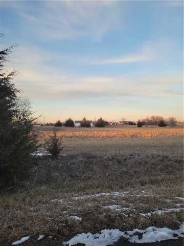 49 Wilderness Trail, Linn Valley, KS 66040