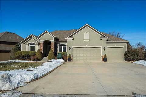 1424 NE Daltons Ridge Drive, Lees Summit, MO 64064