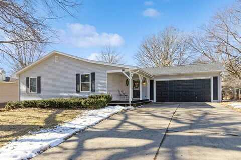 127 Raven St, IowaCity, IA 52245