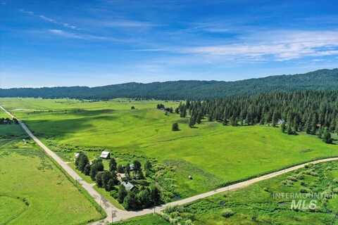 798 High Valley Rd, High Valley, ID 83611