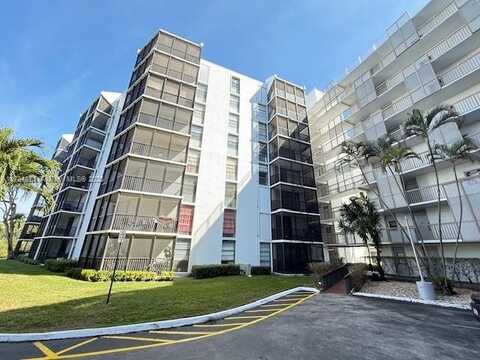 3401 N Country Club Dr, Aventura, FL 33180