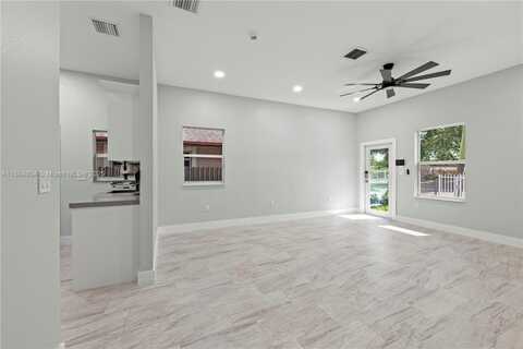 1727 NW 94th St, Miami, FL 33147