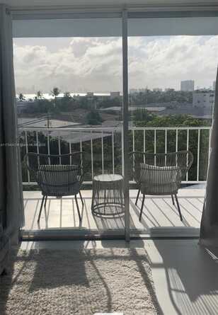 6900 Bay Dr, Miami Beach, FL 33141