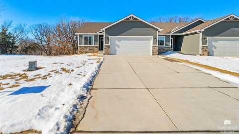 519 Shady Oak Drive, Saint George, KS 66535