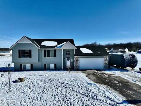 2806 Fawn Cove, Middleville, MI 49333