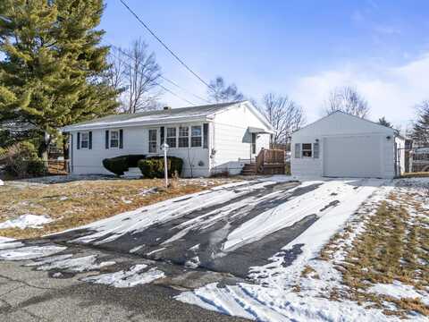 7 Meadow Lane, Lewiston, ME 04240