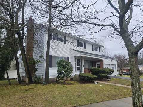 25 Willowbrook Lane, Freeport, NY 11520