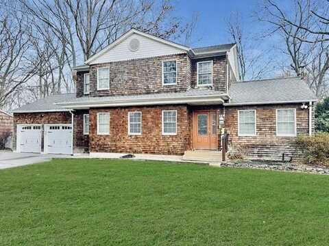 123 Wauwepex Trail, Ridge, NY 11961