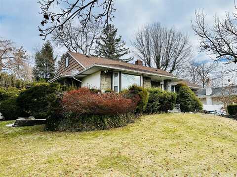 54 Maiden Lane, Jericho, NY 11753