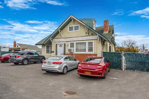 327 Ronkonkoma Avenue, Ronkonkoma, NY 11779