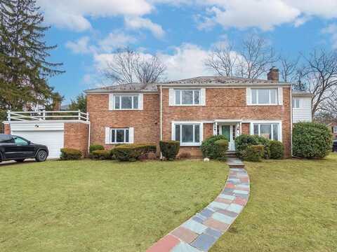 64 The Neck, Manhasset, NY 11030