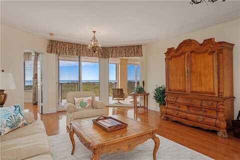 7117 Pelican Bay, NAPLES, FL 34108