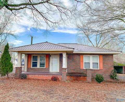 327 Guntersville Road, Arab, AL 35016