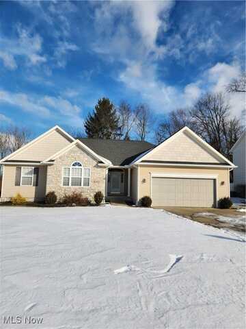 4090 Whispering Springs Lane, Mogadore, OH 44260