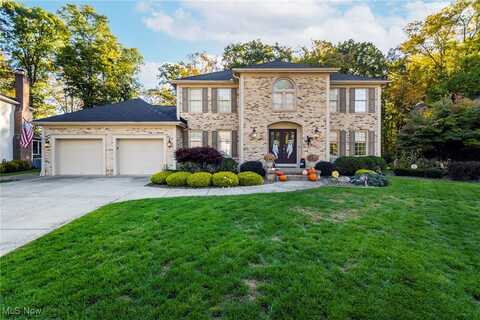 3637 Hummingbird Hill Drive, Poland, OH 44514