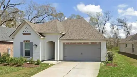 226 Lake Breeze Drive, Baton Rouge, LA 70820